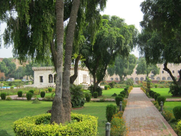Hazuri bagh lahore built by Ranjit singh