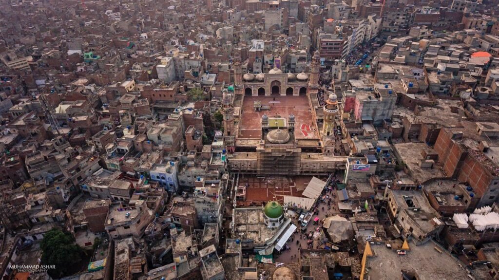 what is walled city of lahore